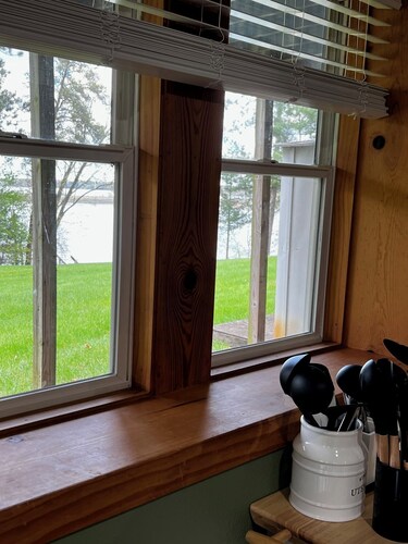 🔥 Lake Wissota Lakefront · King & Queen Beds• Fast WiFi • Cable • Grill