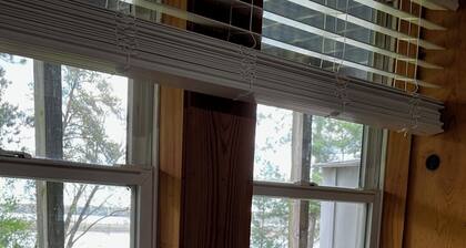 🔥 Lake Wissota Lakefront · King & Queen Beds• Fast WiFi • Cable • Grill