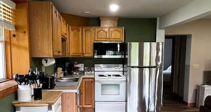 🔥 Lakefront · 2 Docks · Portable Fire Pit · Grill · Laundry, 1 night stays