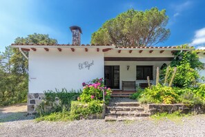 Exterior - Charming Home in a Green Valley. El Pigot. Tranquility, Nature & Private Pool! (Riudarenes)