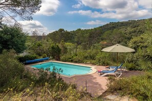 A heated pool - Charming Home in a Green Valley. El Pigot. Tranquility, Nature & Private Pool! (Riudarenes)