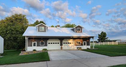 Quiet Country Oasis. Spacious and serene apartment. Gas fireplace, private patio