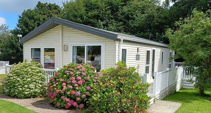 2-Bed Luxury Lodge at Bideford Bay within walking distance of Clovelly