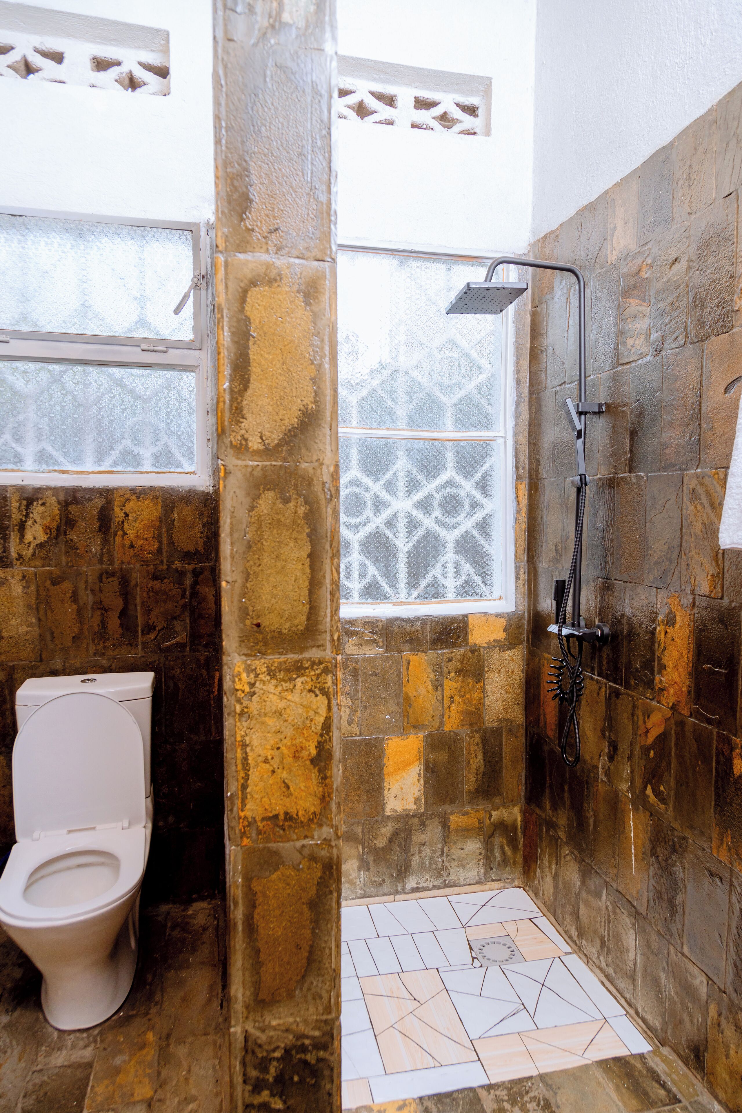Apartment, 2 Bedrooms | Bathroom shower