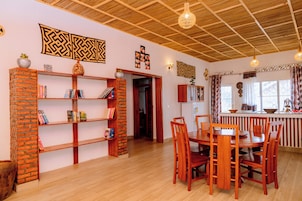 Apartamento, 2 habitaciones | Comedor