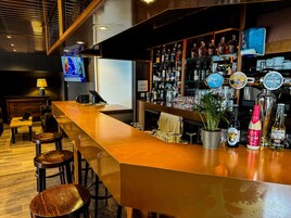 Bar (en el alojamiento)