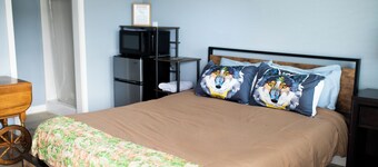 the Bunkhouse coyote- Private Studio Retreat Room