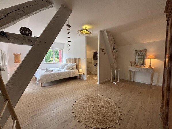 3 bedrooms, free WiFi, bed sheets