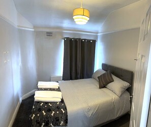 3 Schlafzimmer, Bügeleisen/Bügelbrett, WLAN, Bettwäsche