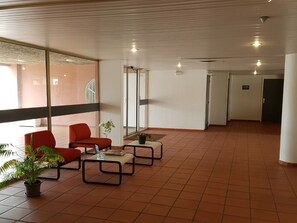 Interior - Charming Air-Conditioned Apartment with Pool & Parking, Close to Port and Beach (Cap d'Agde)