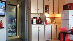 Unclassified image, 5 of 13, button - Charming Air-Conditioned Apartment with Pool & Parking, Close to Port and Beach (Cap d'Agde)