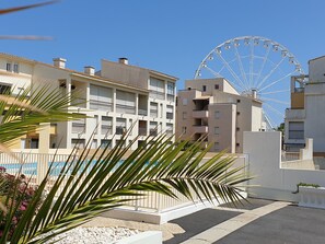 Pool - Charming Portside Apartment: AC, Pool, Parking, Near Beach (Cap d'Agde)
