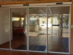 Exterior detail - Charming Portside Apartment: AC, Pool, Parking, Near Beach (Cap d'Agde)