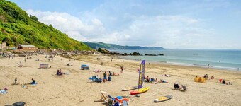 Albatross Cottage - Two Bedroom House, Sleeps 4
