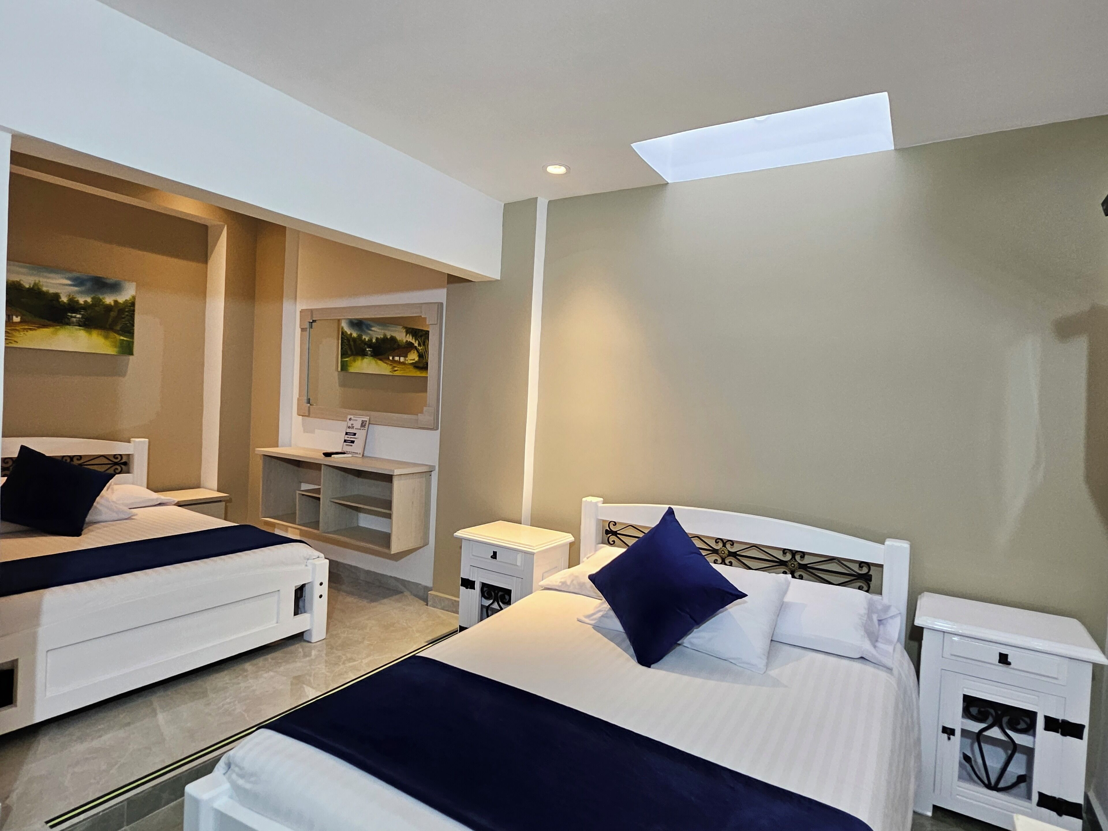 Minibar, kostenloses WLAN, Bettwäsche