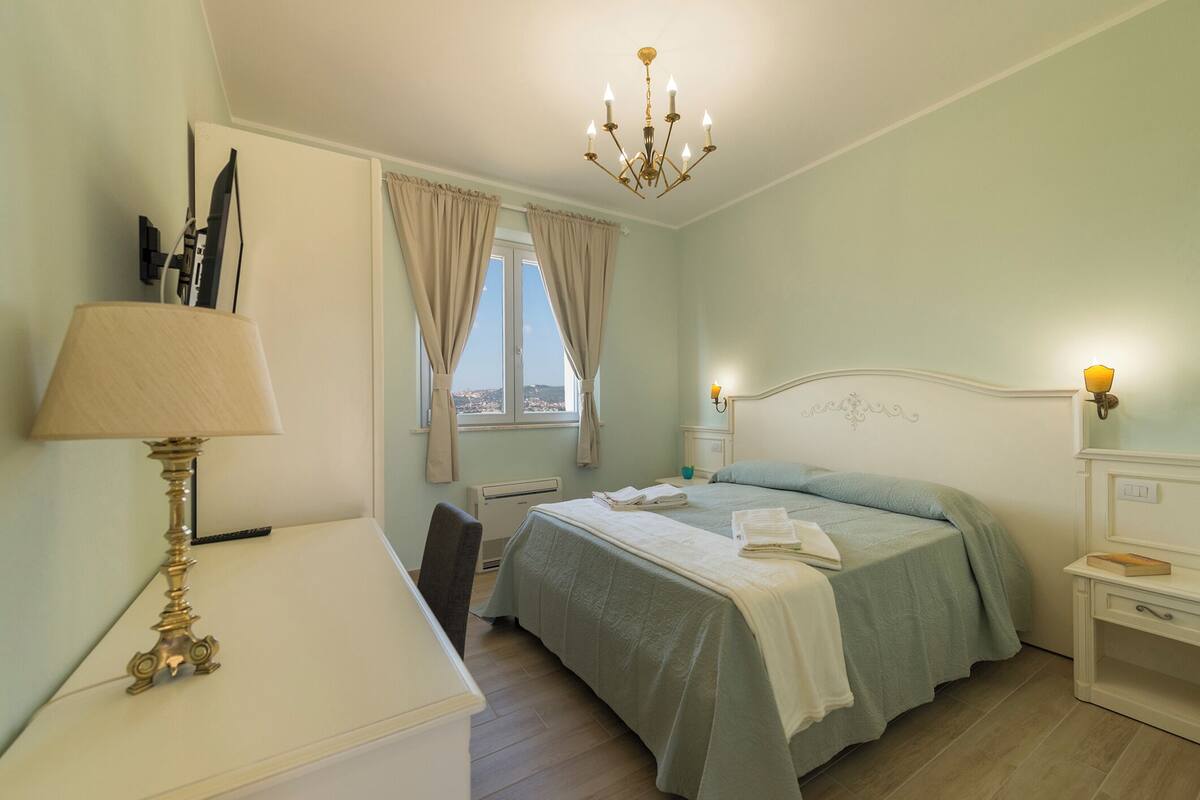 1 bedroom, premium bedding, down duvets, memory-foam beds