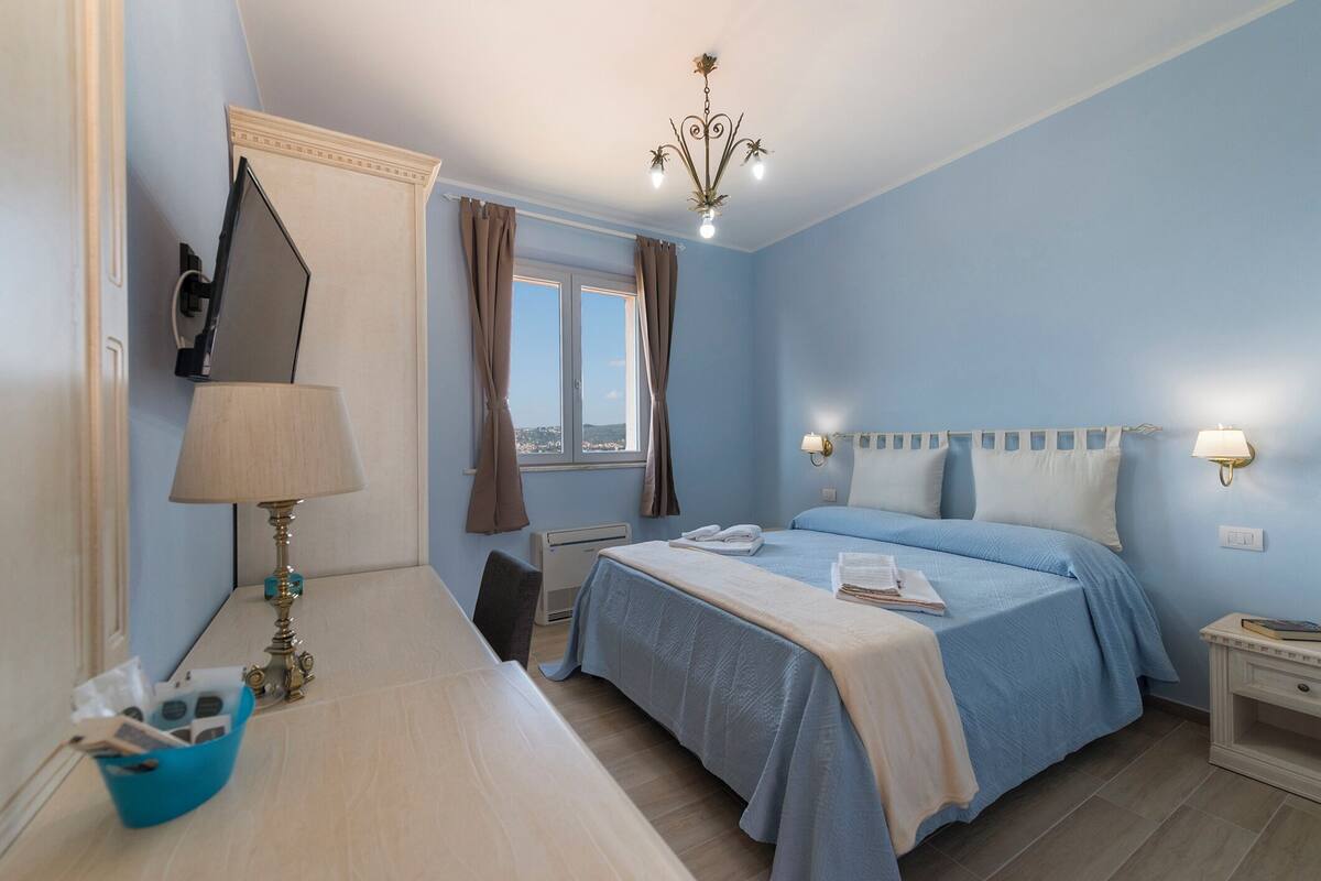 1 bedroom, premium bedding, down duvets, memory-foam beds