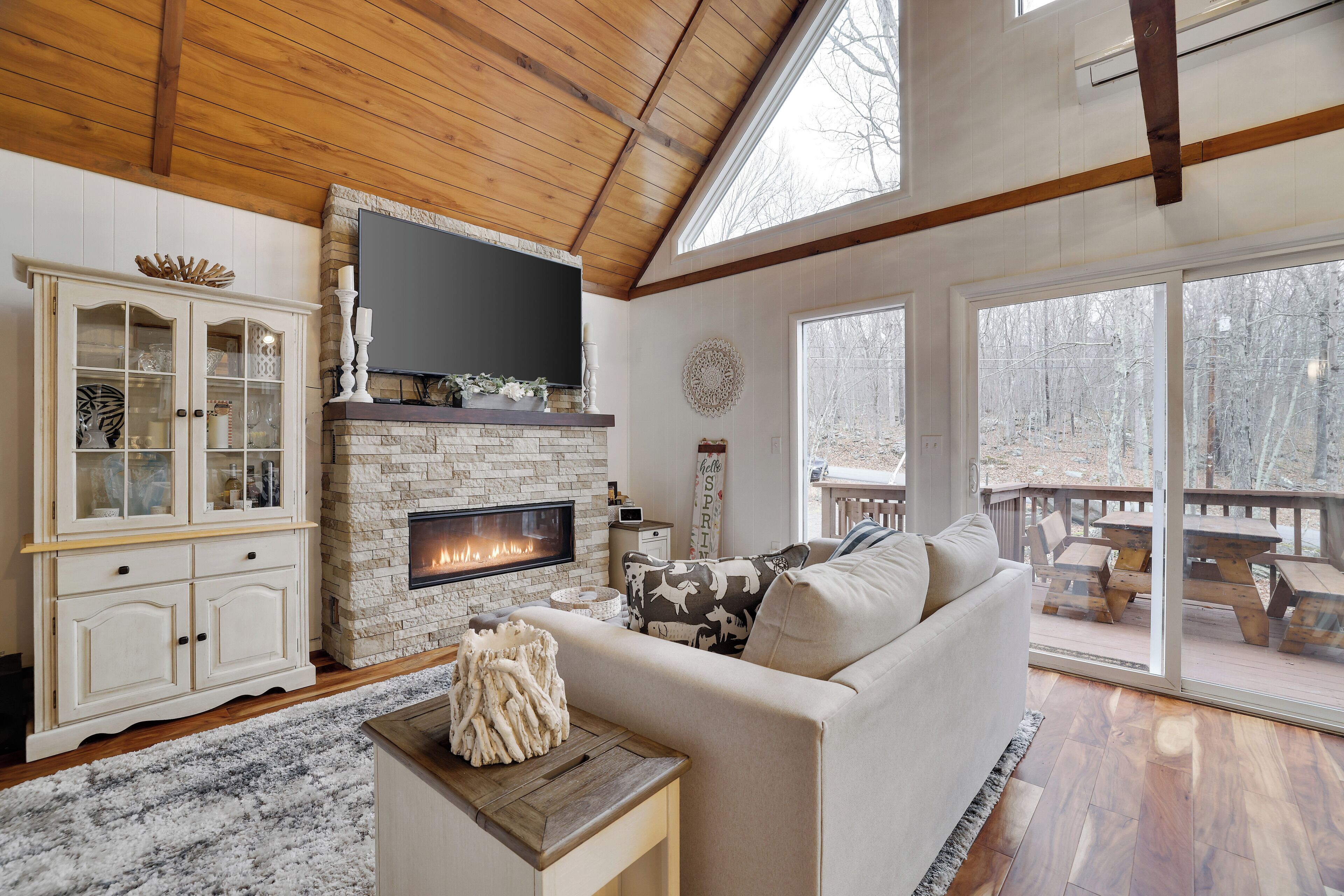 New! Charming 3-bedroom house in delightful Lackawaxen, PA 