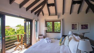 5 habitaciones, escritorio, tabla de planchar con plancha y wifi