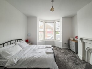 1 soverom, strykejern/-brett, wi-fi (inkludert) og sengetøy