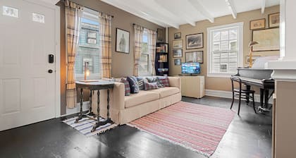 NEW 2BR Historic Marblehead Home+Minutes to Beach