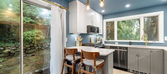 2BR Historic Marblehead Home+Minutes to Beach