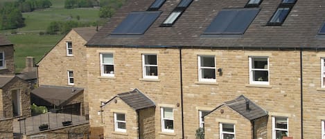 المنشأة من الخارج