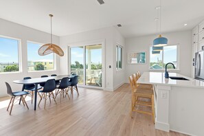 Dining - Sandcastle on 2nd - New Construction, Heated Pool, GOLF CART, Steps to Beach! (St. Augustine)