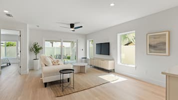 Smart TV, music library