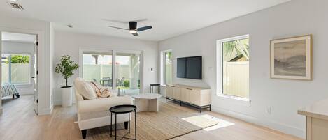 Smart TV, music library