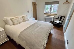 3 bedrooms, iron/ironing board, travel cot, free WiFi