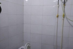 Bathroom - Jinma hotel in Urumqi (Urumqi)