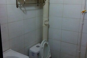 Bathroom - Jinma hotel in Urumqi (Urumqi)