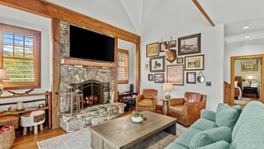 Ferienhaus, Mehrere Betten, Balkon, Bergblick (Creekside Hideaway at The Farm) | Wohnbereich