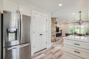 Interior - Chalet Central Park City-Private Hot Tub! Easy Access to Skiing/Main Street (Park City)