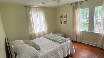 3 soverom, strykejern/-brett, wi-fi og sengetøy