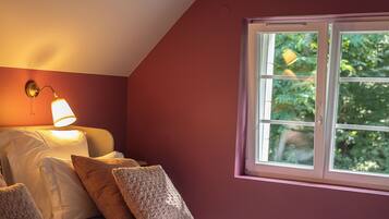 1 bedroom, desk, iron/ironing board, free WiFi