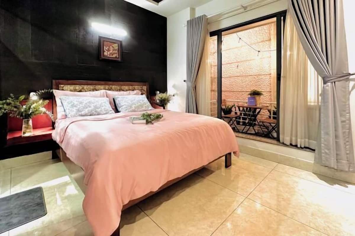 Premium bedding, pillow-top beds, in-room safe, desk