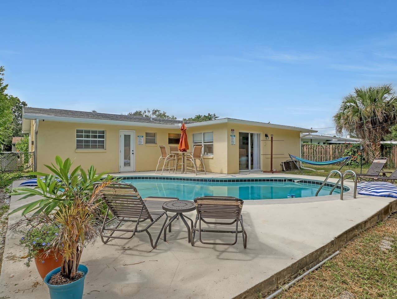 Elegant home 13 min to the beach