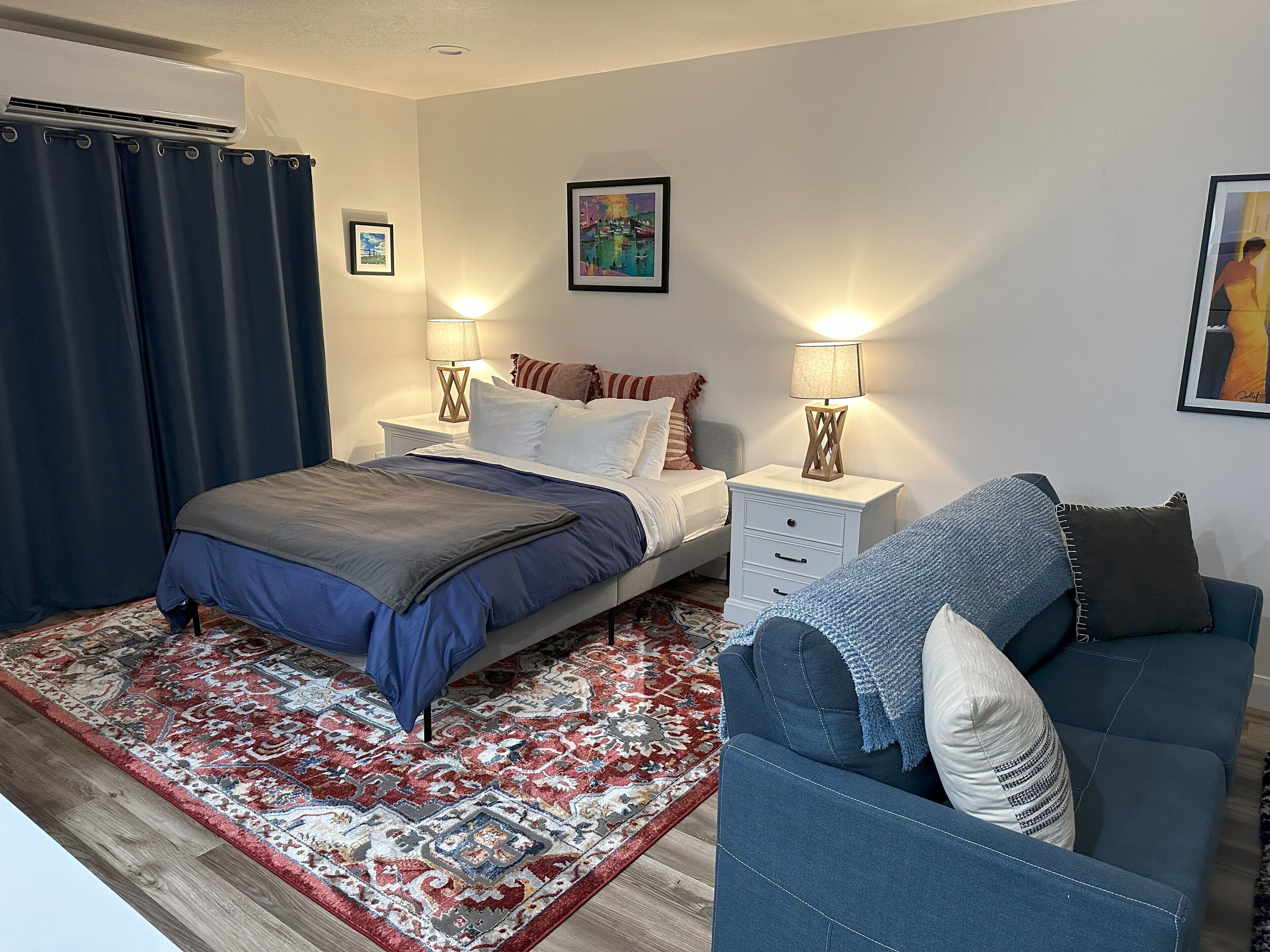 Desk, travel crib, WiFi (free), bed sheets