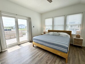 5 bedrooms, desk, iron/ironing board, free WiFi - 💥New Listing💥Amazing Ocean Views! 2 Minute Walk to Beach, Hot Tub, Game Room💥 (Kitty Hawk)