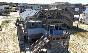 Exterior - 💥Kitty Hawk Sleeps 12, Ocean View, 2-Minute Walk to Beach, Hot Tub, Game Room💥 (Kitty Hawk)