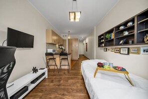 Schreibtisch, Bügeleisen/Bügelbrett, kostenloses WLAN, Bettwäsche