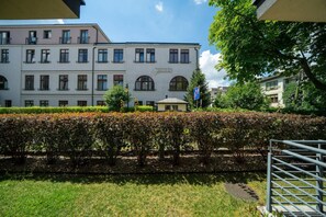 Exterior - Warsaw Włochy Studio with Workspace - by Rentujemy (Warszawa)