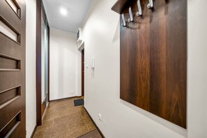 Interior - Warsaw Włochy Studio with Workspace - by Rentujemy (Warszawa)