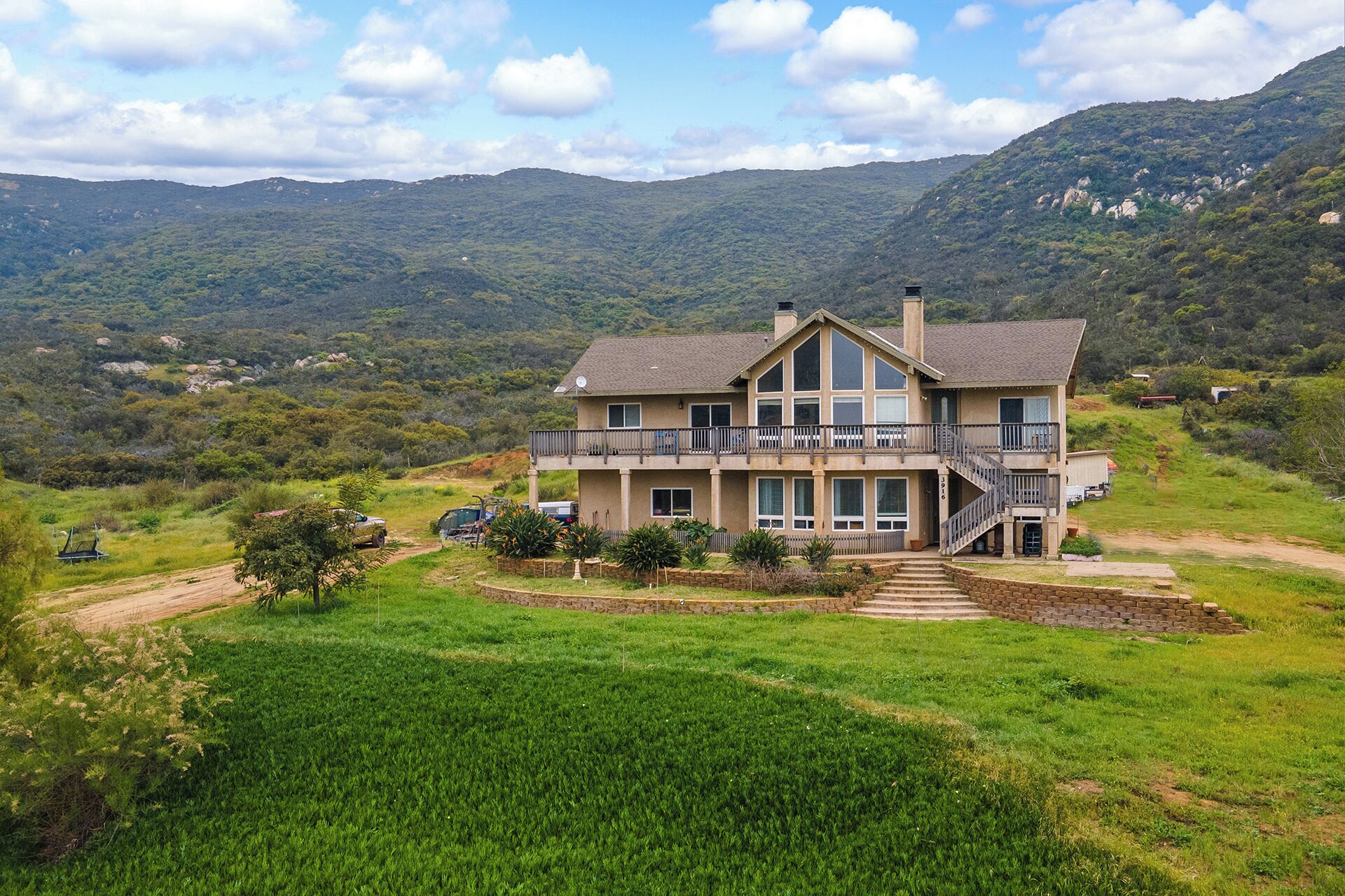 Mountain View Ranch Retreat with Pool&Patio&Fire Pit&Gym&AC
