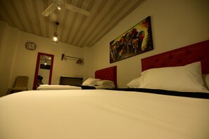 Desk, free WiFi - Hotel Puerta del Sol de Uraba (Apartadó)