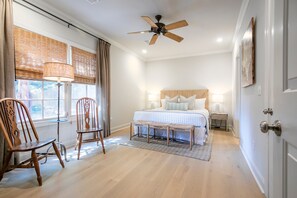 4 soverom, strykejern/-brett, internettilgang og sengetøy