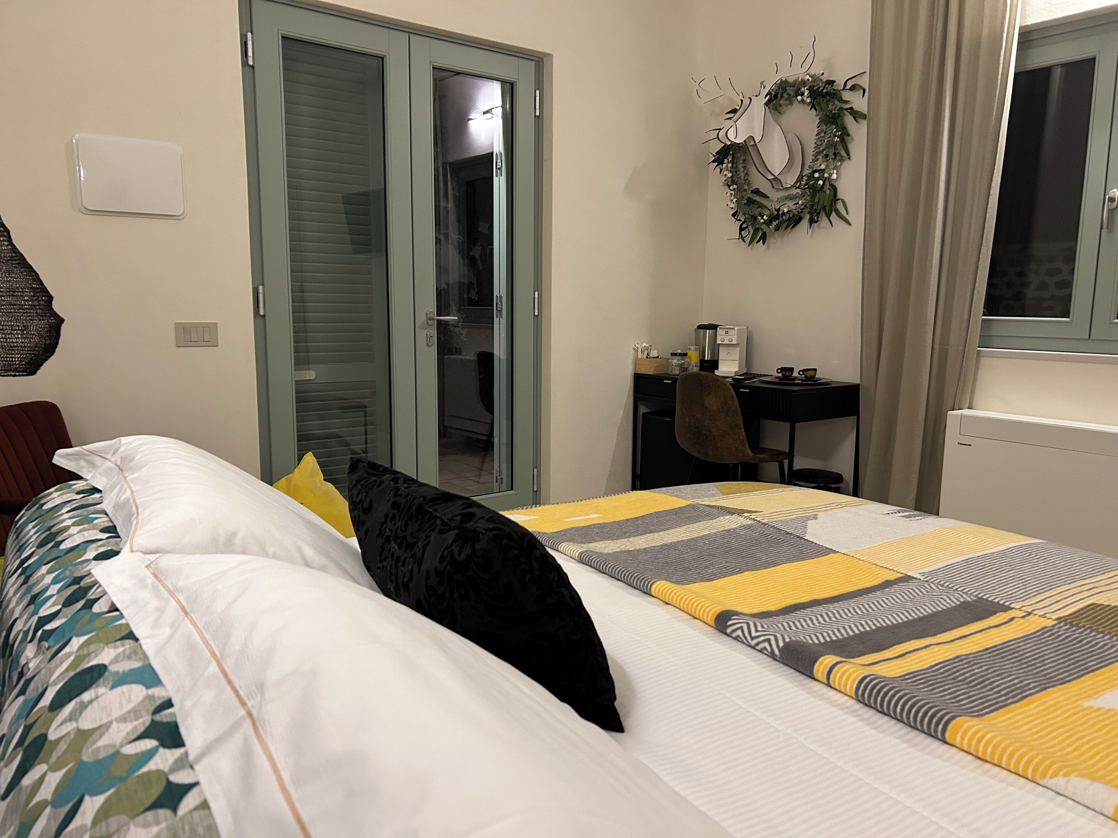 Studio – deluxe, hageutsikt | Sengetøy i egyptisk bomull, sengetøy av topp kvalitet og dundyner