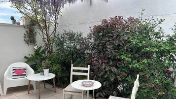 Deluxe Studio, Garden View